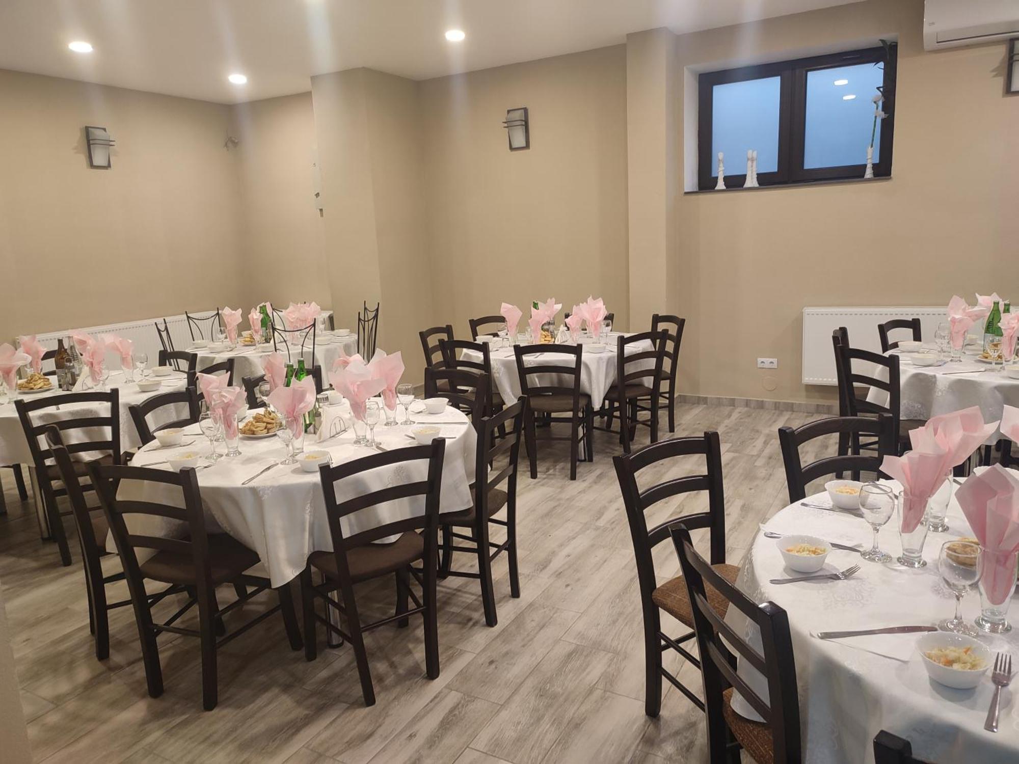Hotel Tranzit Odorheiu Secuiesc Ngoại thất bức ảnh