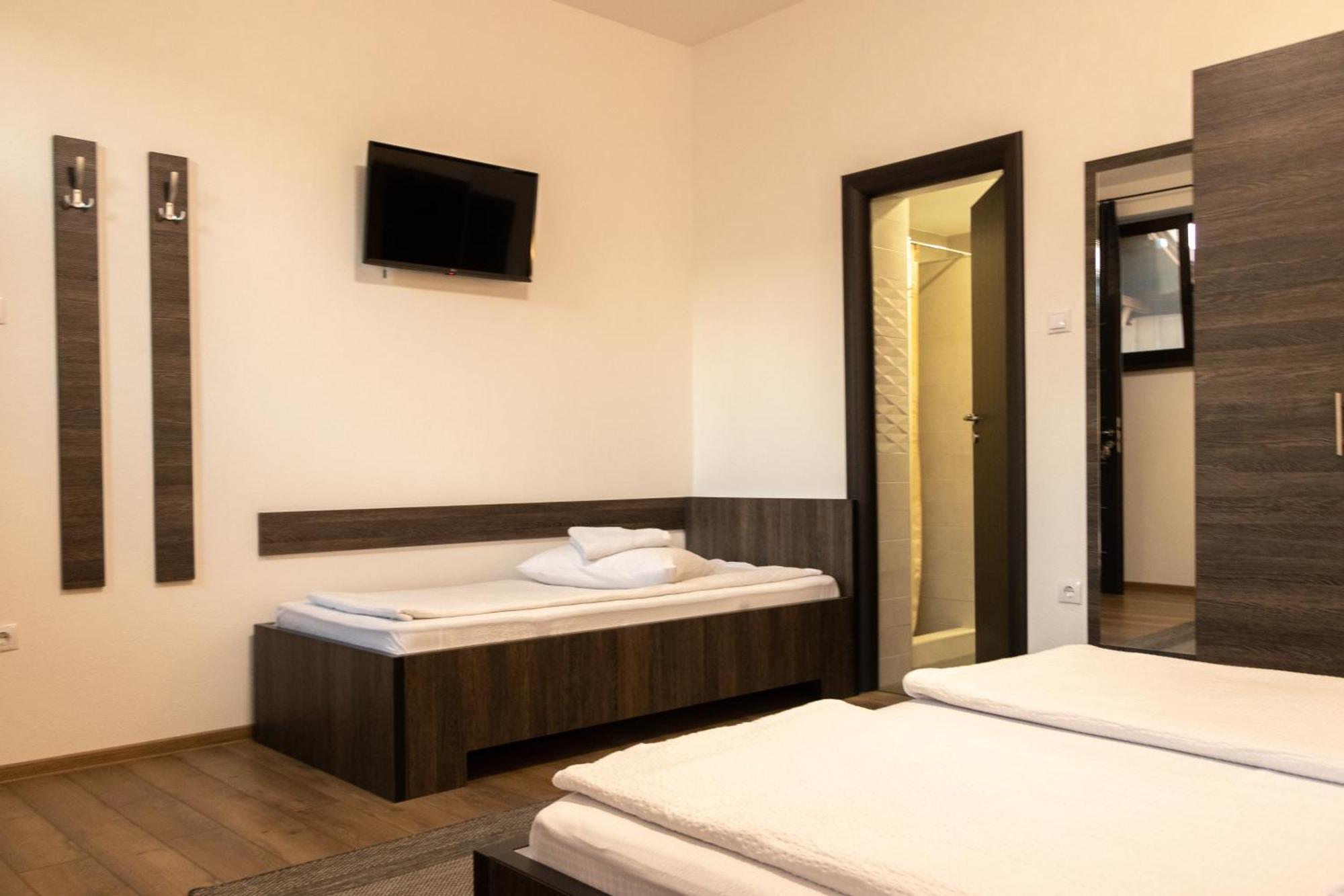 Hotel Tranzit Odorheiu Secuiesc Ngoại thất bức ảnh