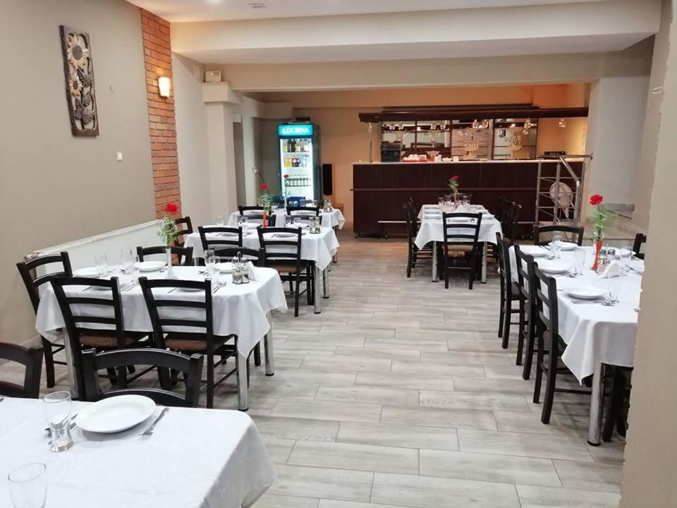 Hotel Tranzit Odorheiu Secuiesc Ngoại thất bức ảnh